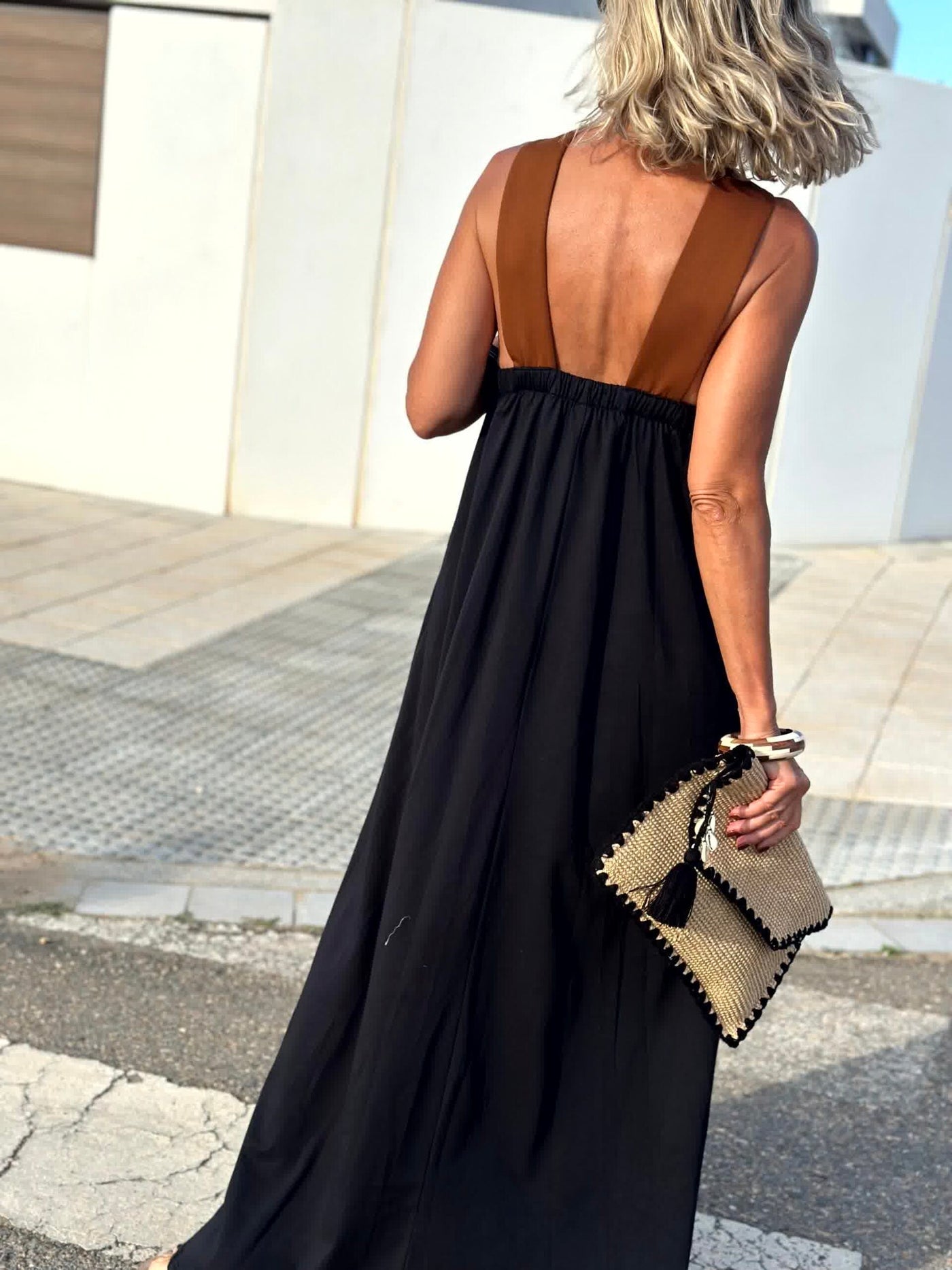 Sienna | Elegant Dress with Open Back and Stylish Crossed Neckline